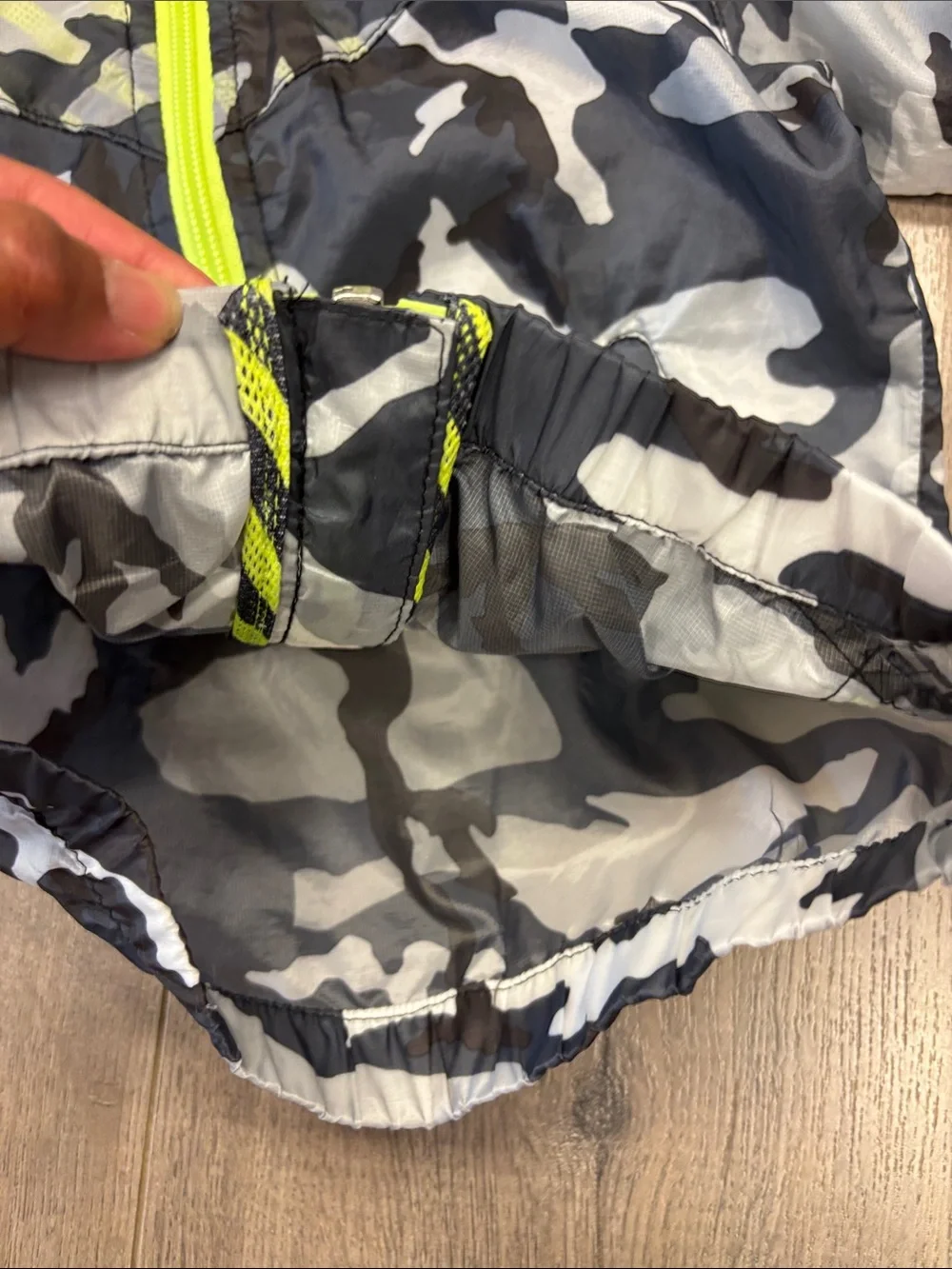 Nike camo windbreaker